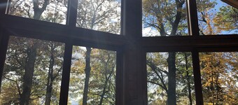 Gemütliches Zedern-Chalet mit Blick auf den Gelben See mit 12 Betten <2 Stunden von den Städten