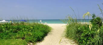 Exclusive Beach-Style Condo with great Gulf-View 🌅 Sand Cay 206, Longboat Key