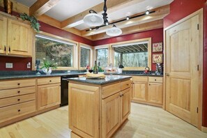 Fridge, microwave, oven, stovetop - Luxury on the River, Spacious Home Nestled in the Woods, Private Hot Tub, Yard (Durango)