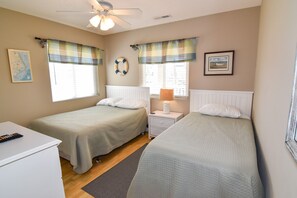 4 bedrooms, internet, bed sheets