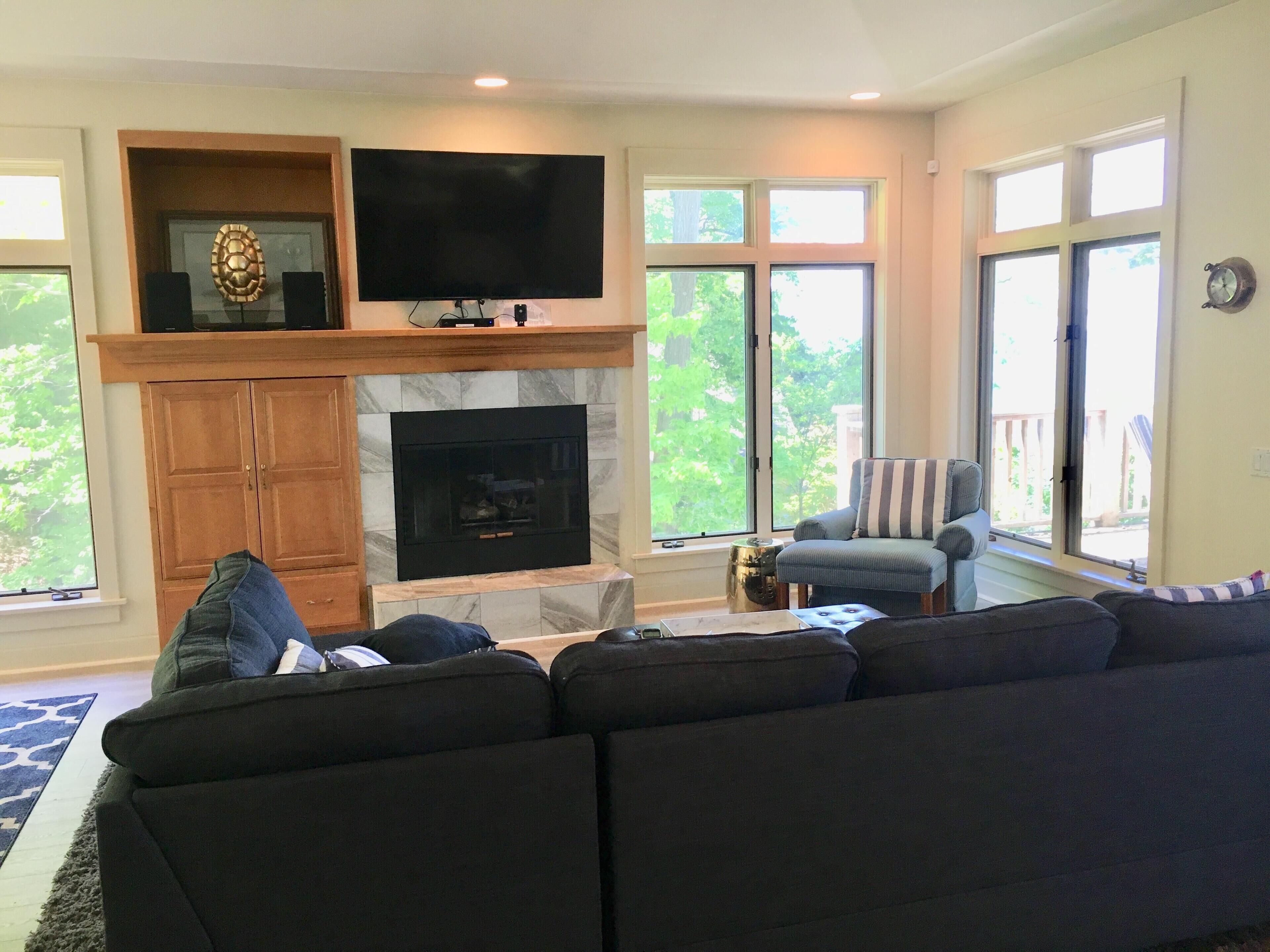 4 Bedroom, 3 Bathroom Lake House, Private Lake Michigan Beach House, Nonsmoking 