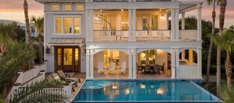 ⛱️Luxury Ocean Blvd. ~ POOL/HOT TUB, PUTTING GREEN ⛳️, ROOF TOP