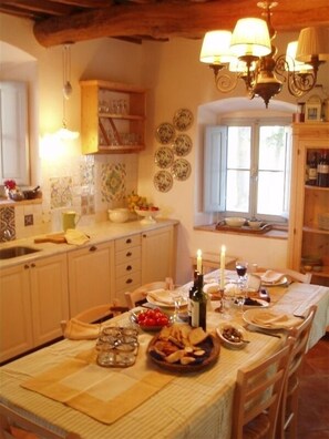 Dining - Large Private Tuscany Villa Near Florence Pool Fireplace Superb Views Location (San Casciano Val di Pesa)