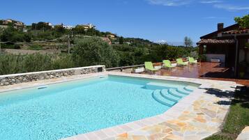 Piscine extérieure