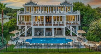 Port of Call on Isle of Palms OCEAN FRONT, Pool, boardwalk, putting green