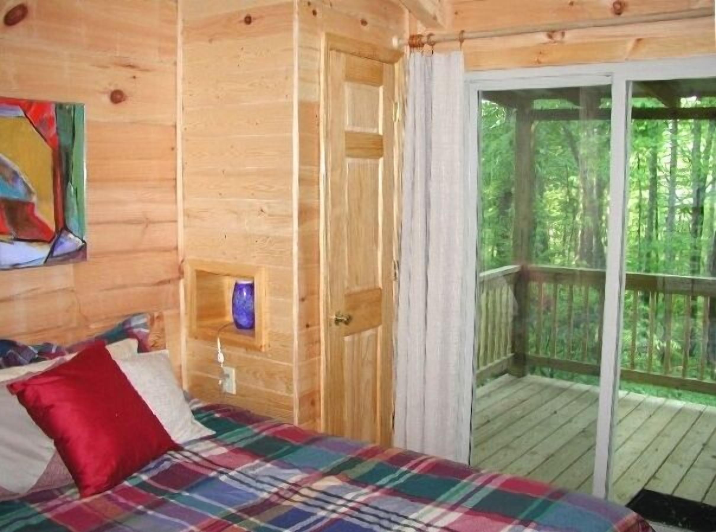 Lazy Rocker Cabin at Green Mountain Lodge in the heart of NC Apple Country
