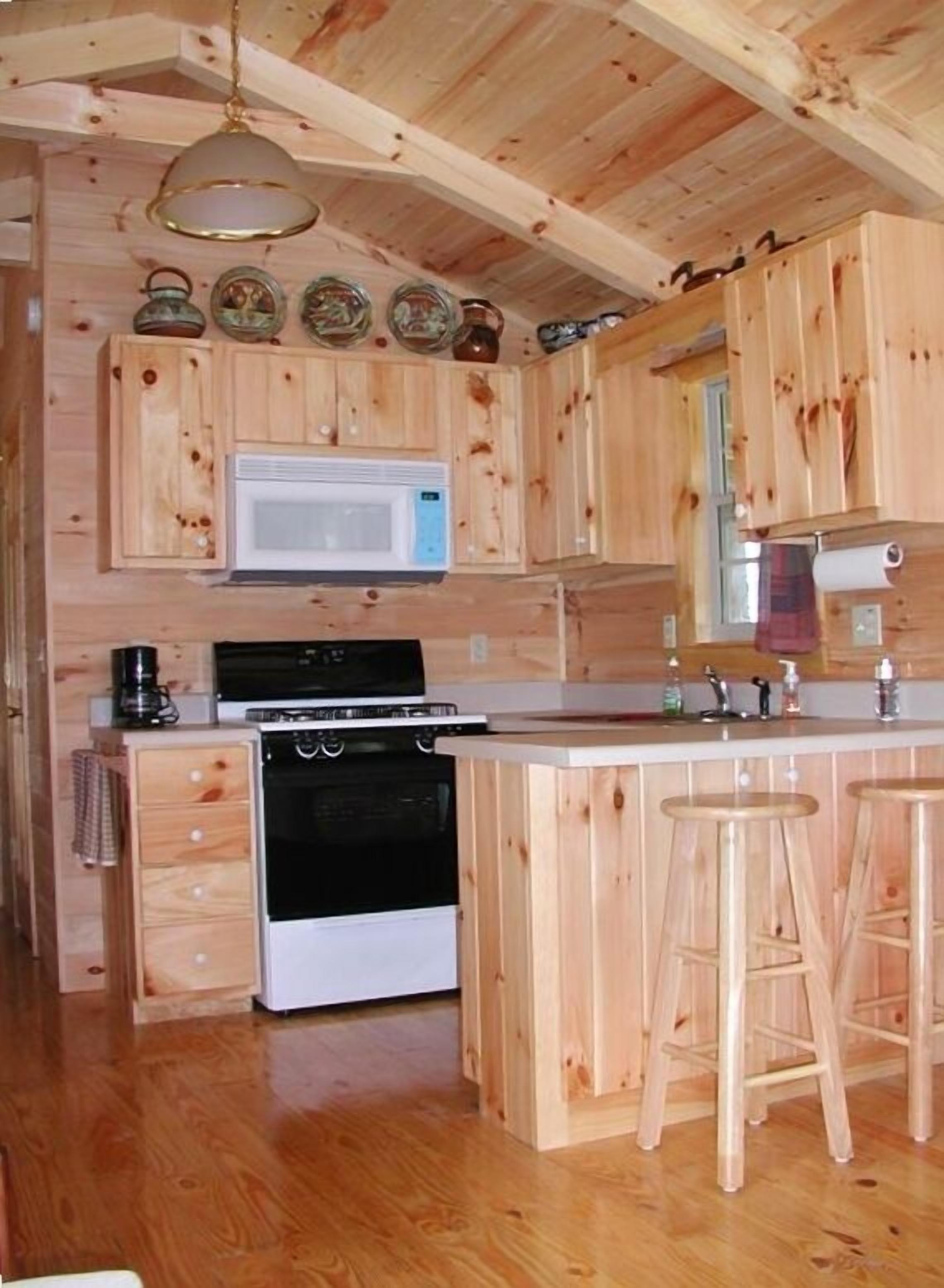 Lazy Rocker Cabin at Green Mountain Lodge in the heart of NC Apple Country