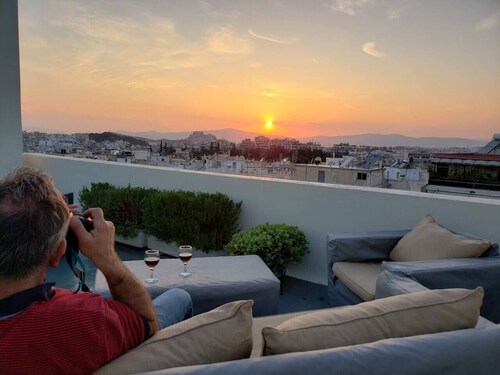 Service complet de planification de voyage, Équipements américains 4 Bd 4 Ba, terrasse avec vue sur l'Acropole