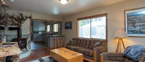 Televisie en een open haard