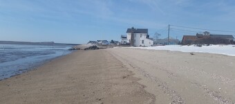 Afslappende sommerudlejning, gåafstand til stranden, kort tur til afsætningsmulighederne