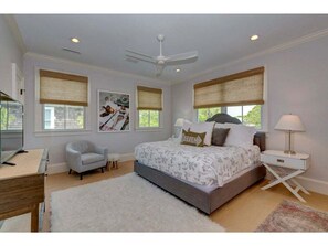 5 habitaciones, tabla de planchar con plancha, internet y ropa de cama 