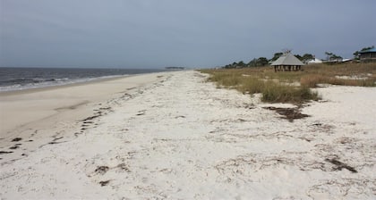"Somewhere In The Sun" Beachfront Cottage - Old Florida Style Hideaway