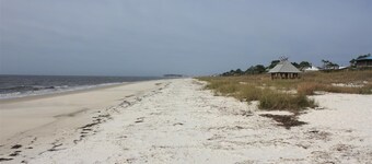"Irgendwo in der Sonne" Beachfront Cottage - Old Florida Style Hideaway