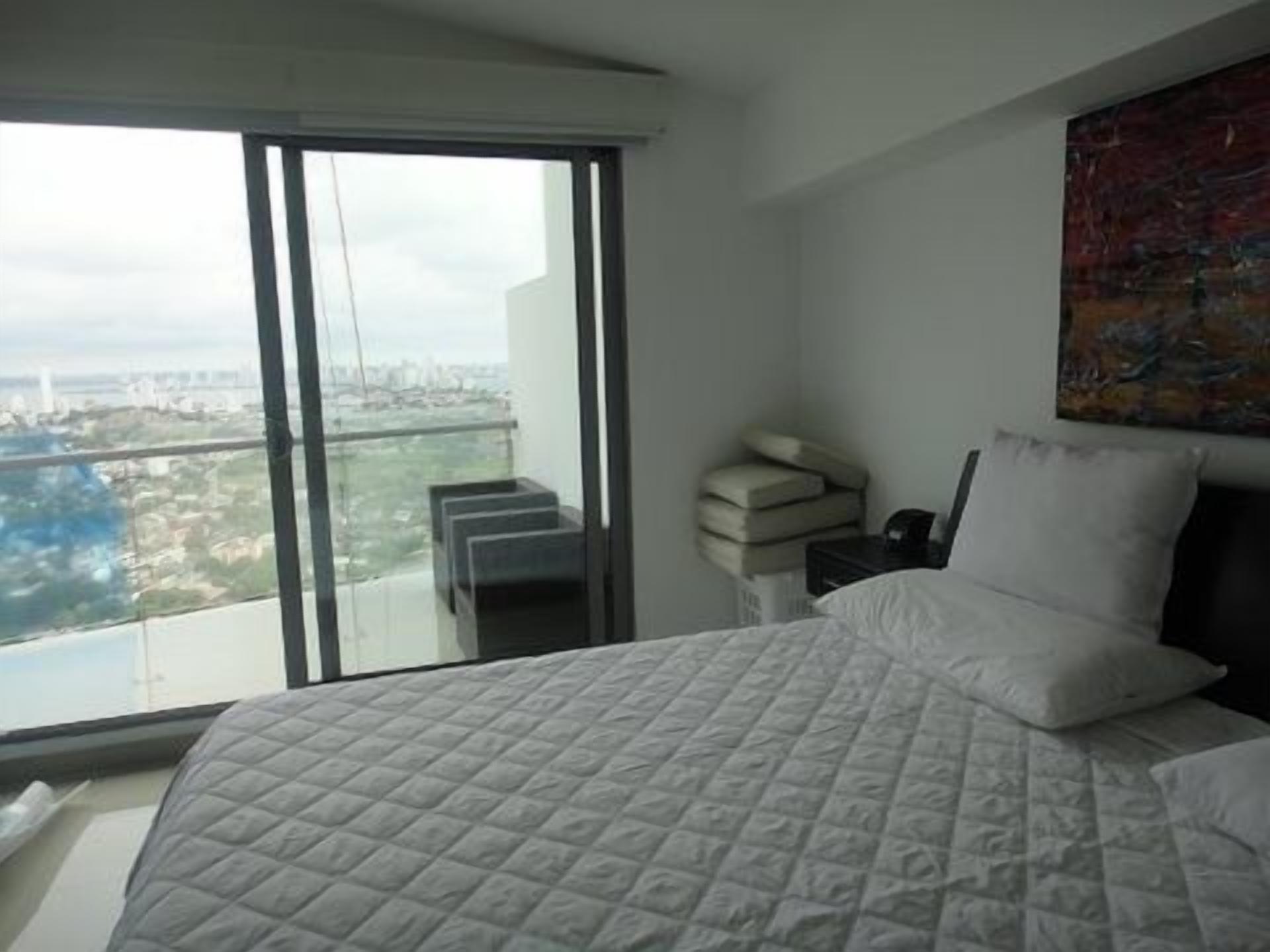 Floating Penthouse Loft/W/ Prv Hot Tub !