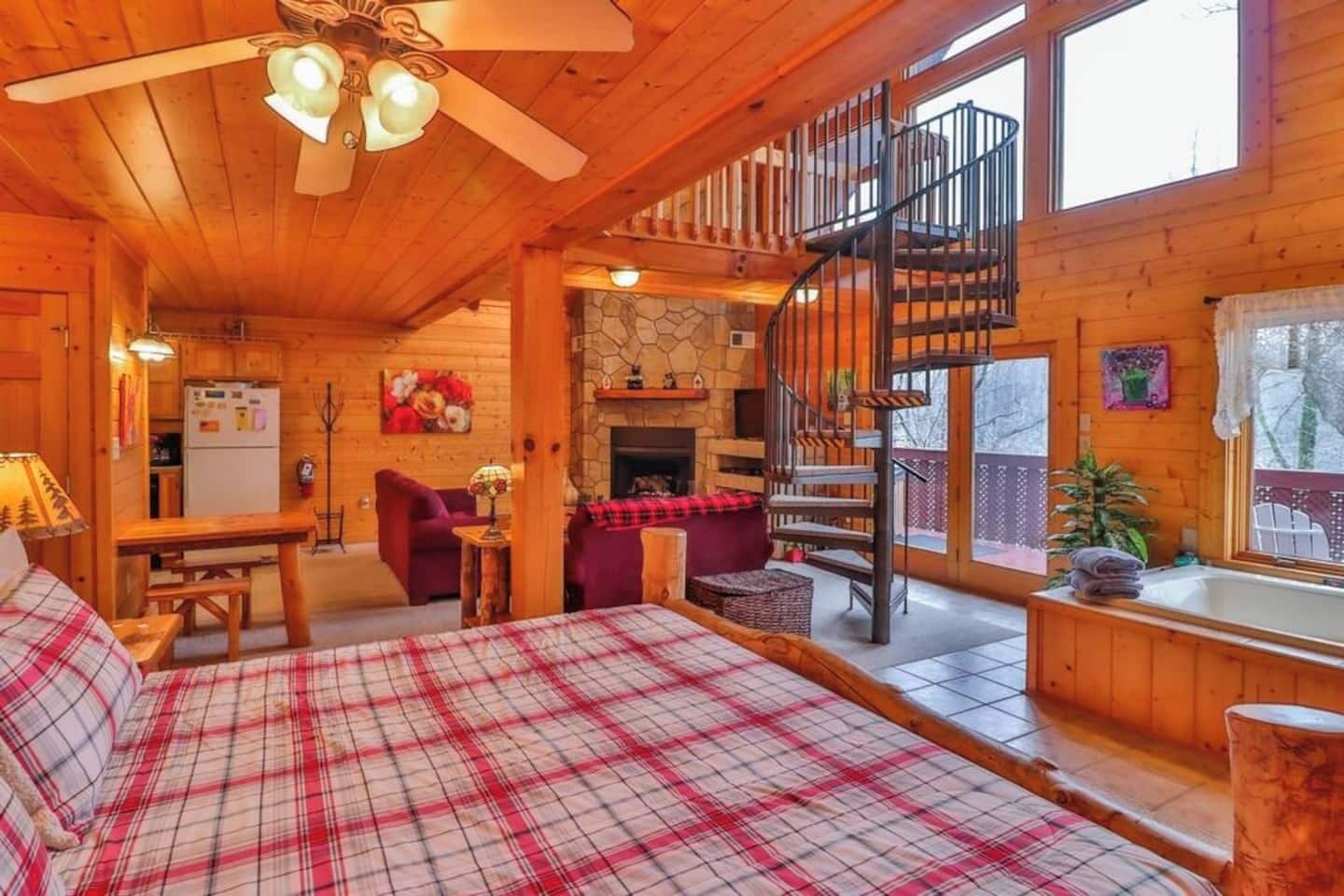 1 slaapkamer, een strijkplank/strijkijzer, gratis wifi, beddengoed