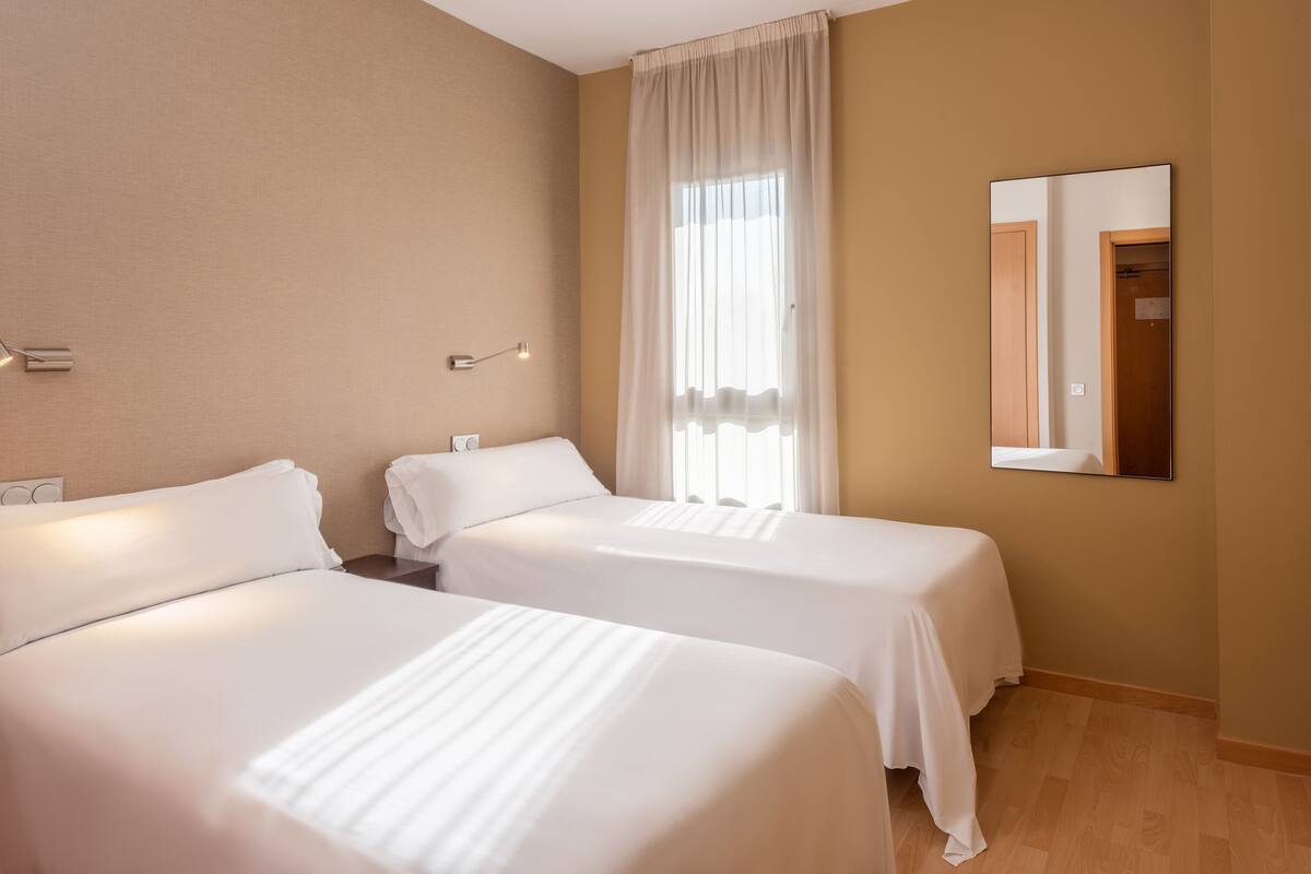 Apartment, 2 Bedrooms (3 AD) | In-room safe, blackout curtains, soundproofing, iron/ironing board