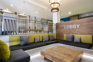 Lobby - Apartamentos Madrid Airport Affiliated by Meliá (Madrid)