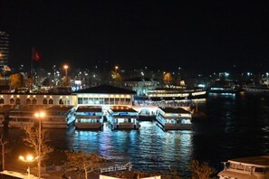 صورة غير مصنفة، 3 من 33، زرّ