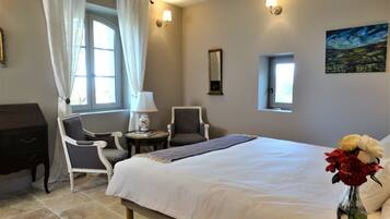 Literie de qualité supérieure, décoration personnalisée