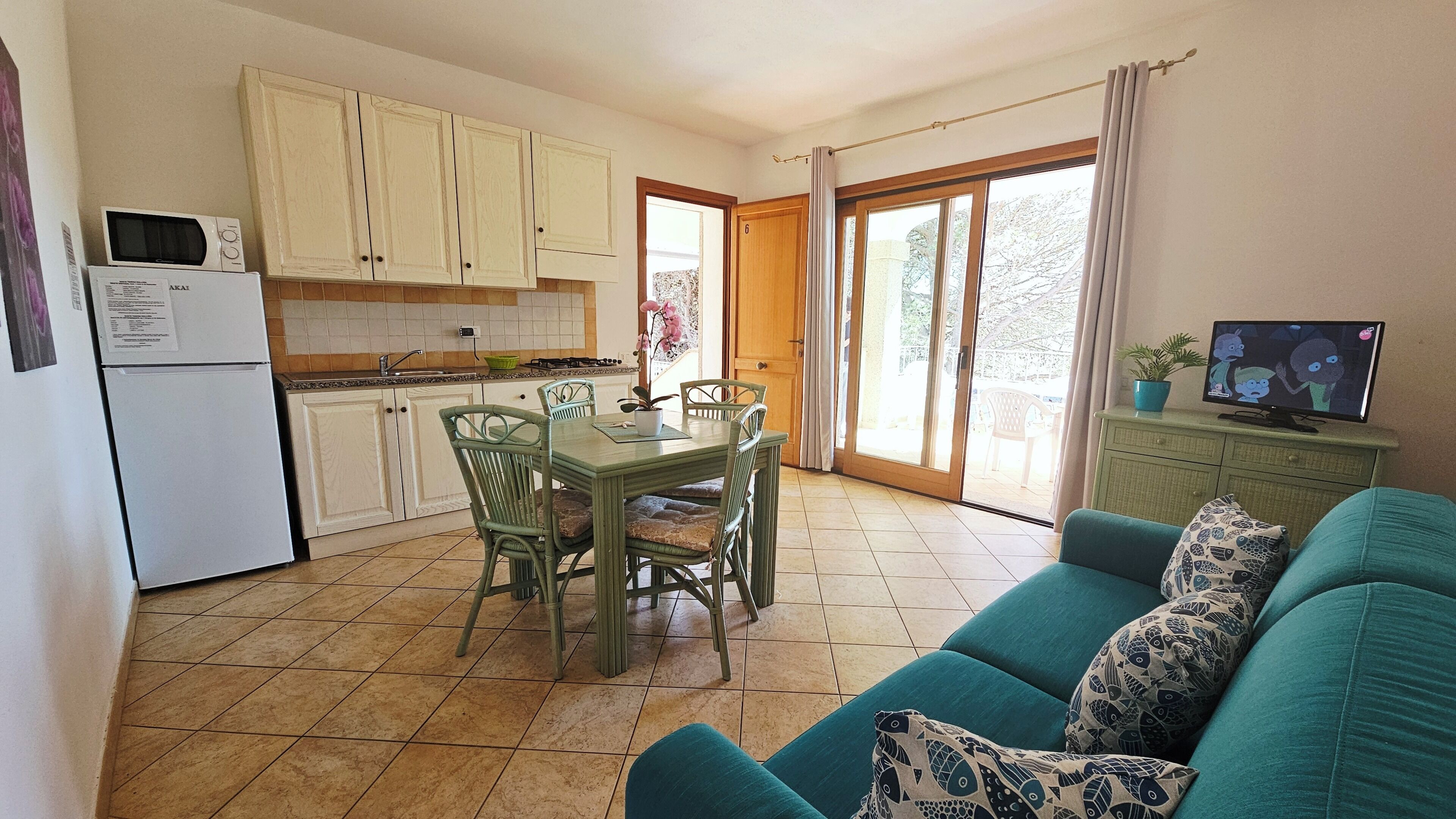 Lägenhet Superior - 2 sovrum - luftkonditionering | Eget kök | Stort kylskåp, mikrovågsugn, spishäll och grytor/köksredskap