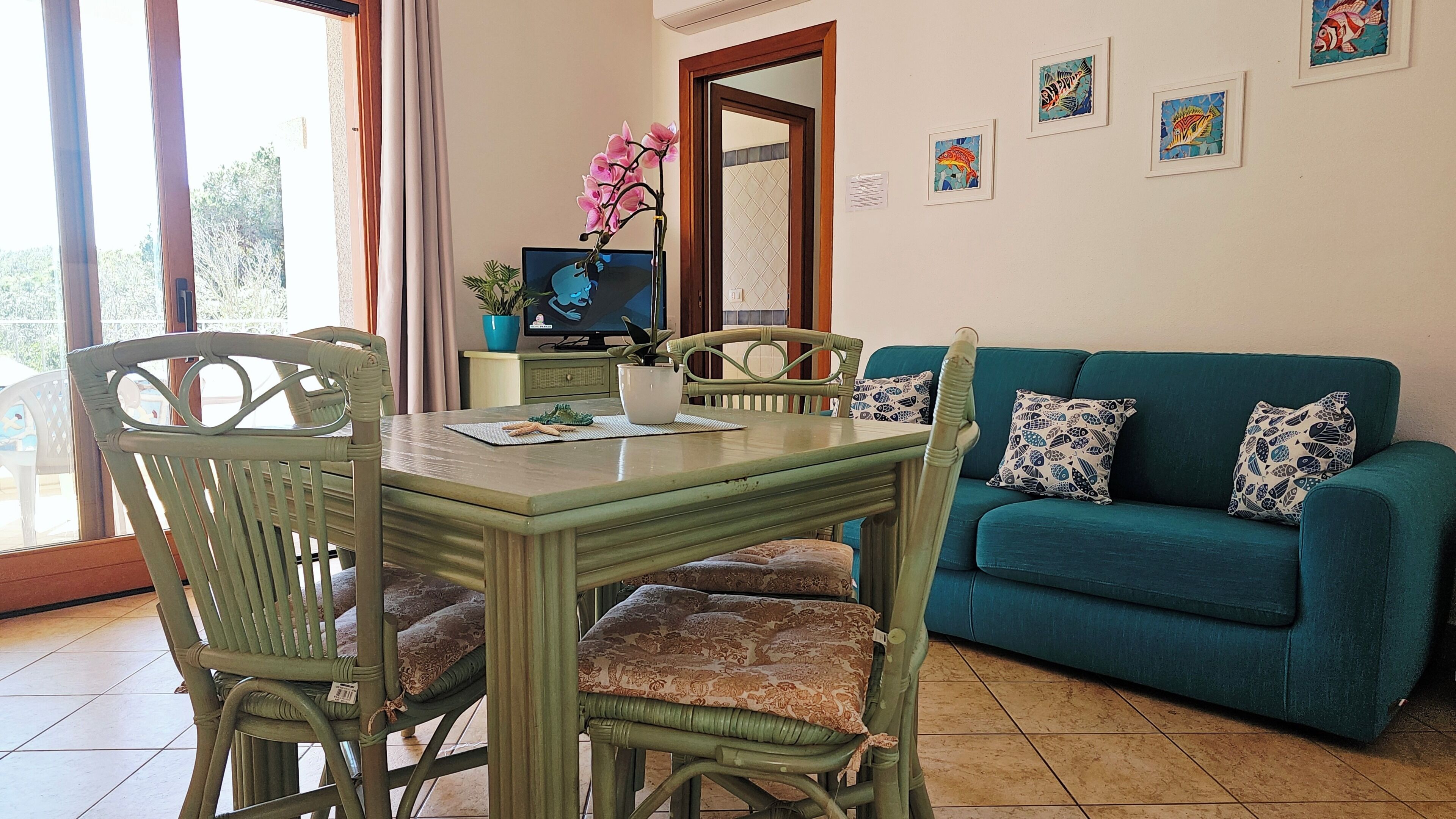 Superior Apartment, 2 Bedrooms | Living area