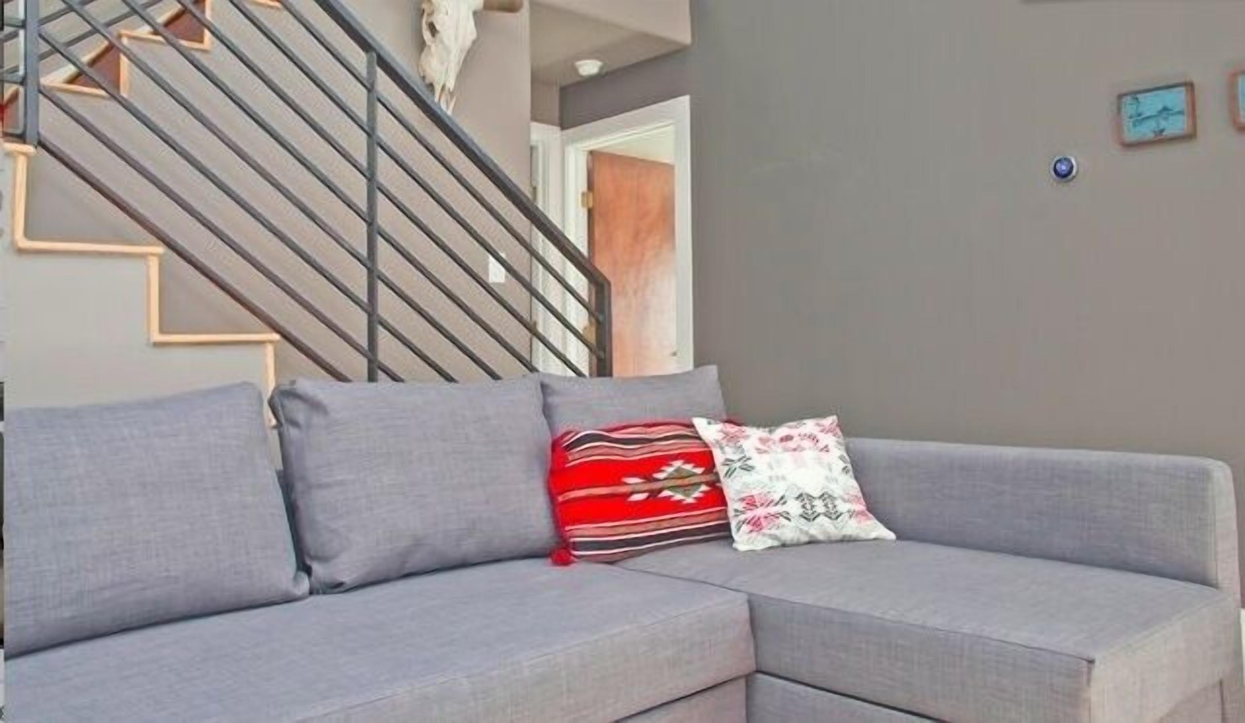 Modern Downtown Austin  - Great for large groups (1 of 2 homes - Casa Moderna 1)