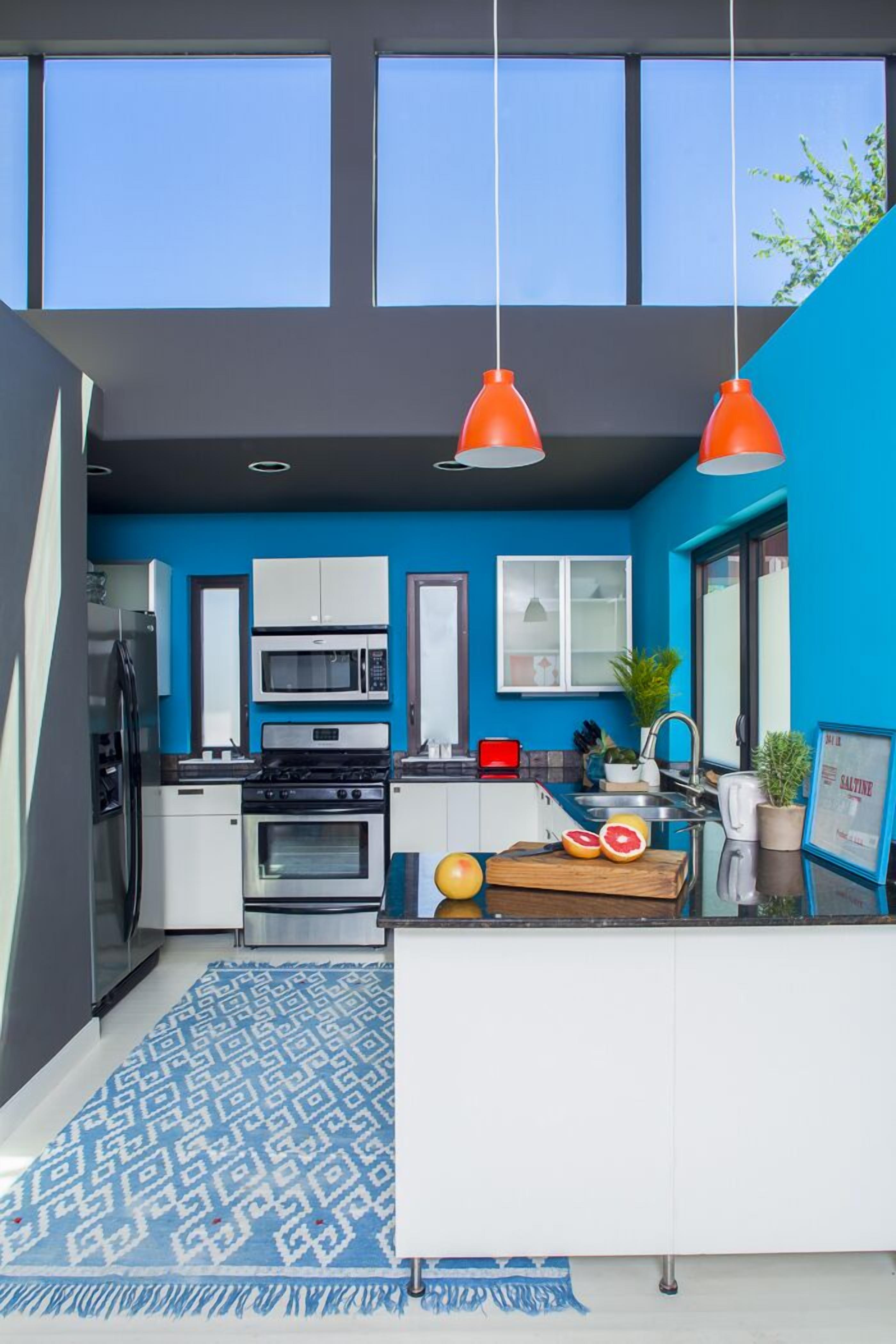 Modern Downtown Austin  - Great for large groups (1 of 2 homes - Casa Moderna 1)