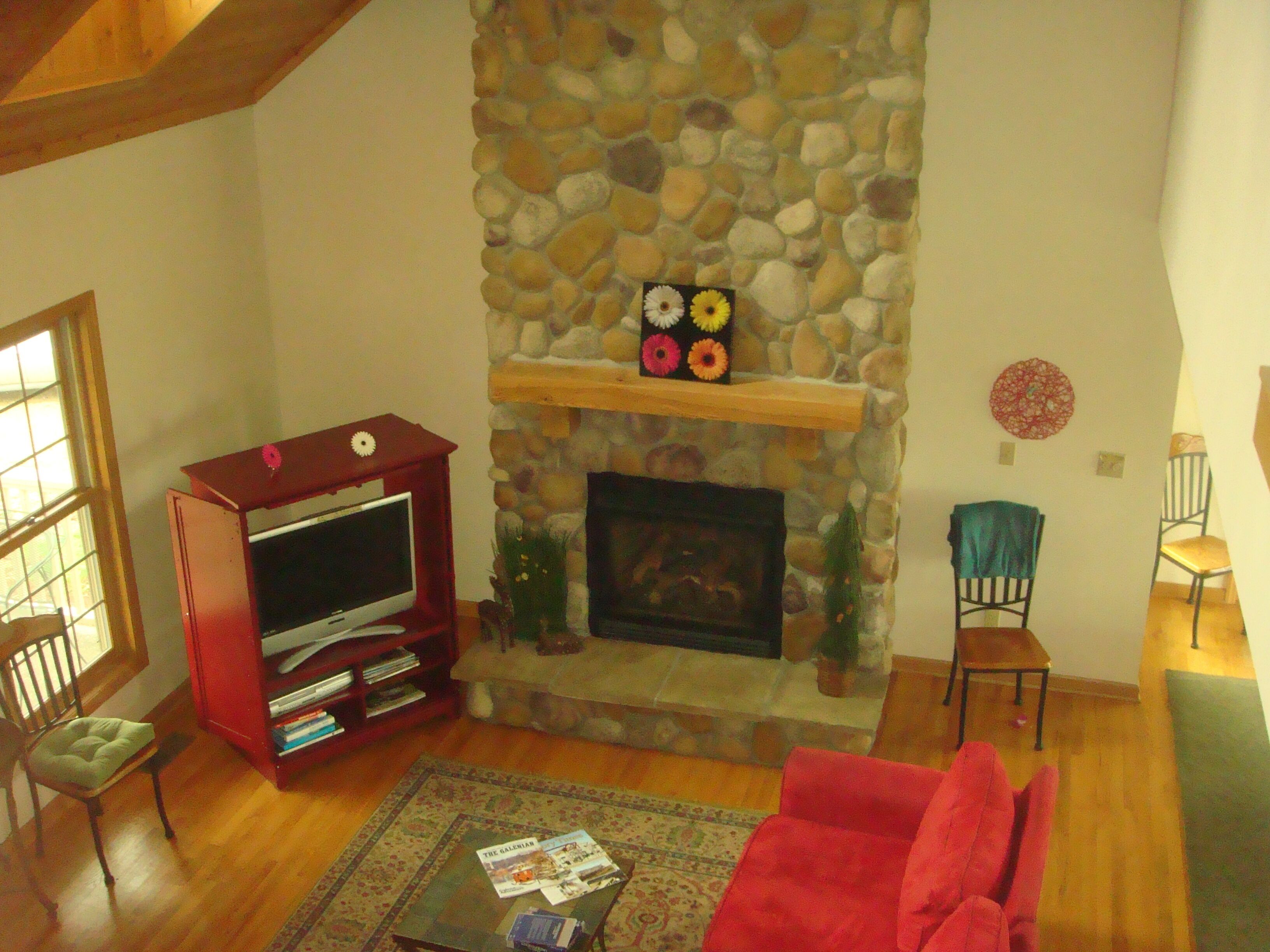 Enjoy 3 floor, 5BR/5BA new house w/Views of Lake, Outside Jacuzzi, Game Room etc