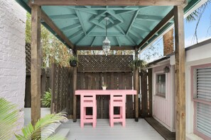 Outdoor dining - Glamorous 1BR/1BA Beachside Suite! Free Parking + Wifi (Tybee Island)