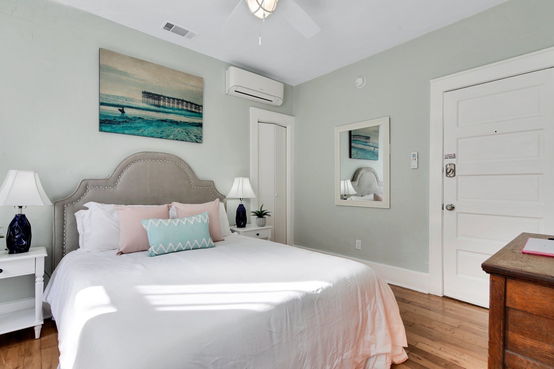 Glamorous 1BR/1BA Beachside Suite! Free Parking + Wifi