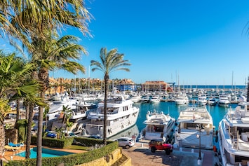 Frontline Penthouse With Sea And Marina Views Sotogrande Marina / Puerto