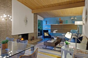 TV, fireplace, Netflix, streaming services