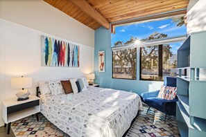 3 bedrooms, memory-foam beds, desk, iron/ironing board - Historic Mid-Century Oasis w/Resort Backyard&Pool (Palm Springs)