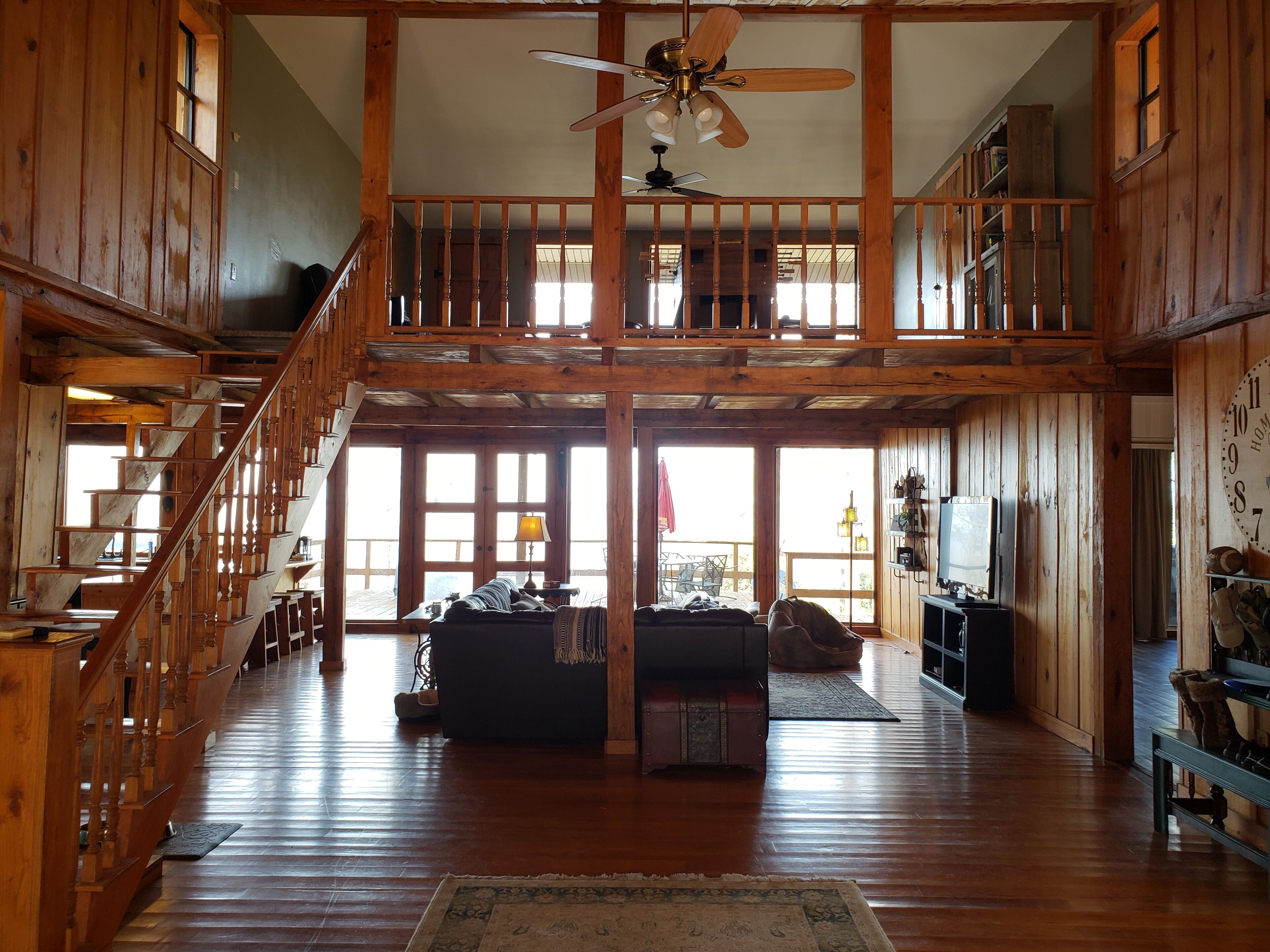 Waterfront Hide-A-Way Lodge on Big Sam!