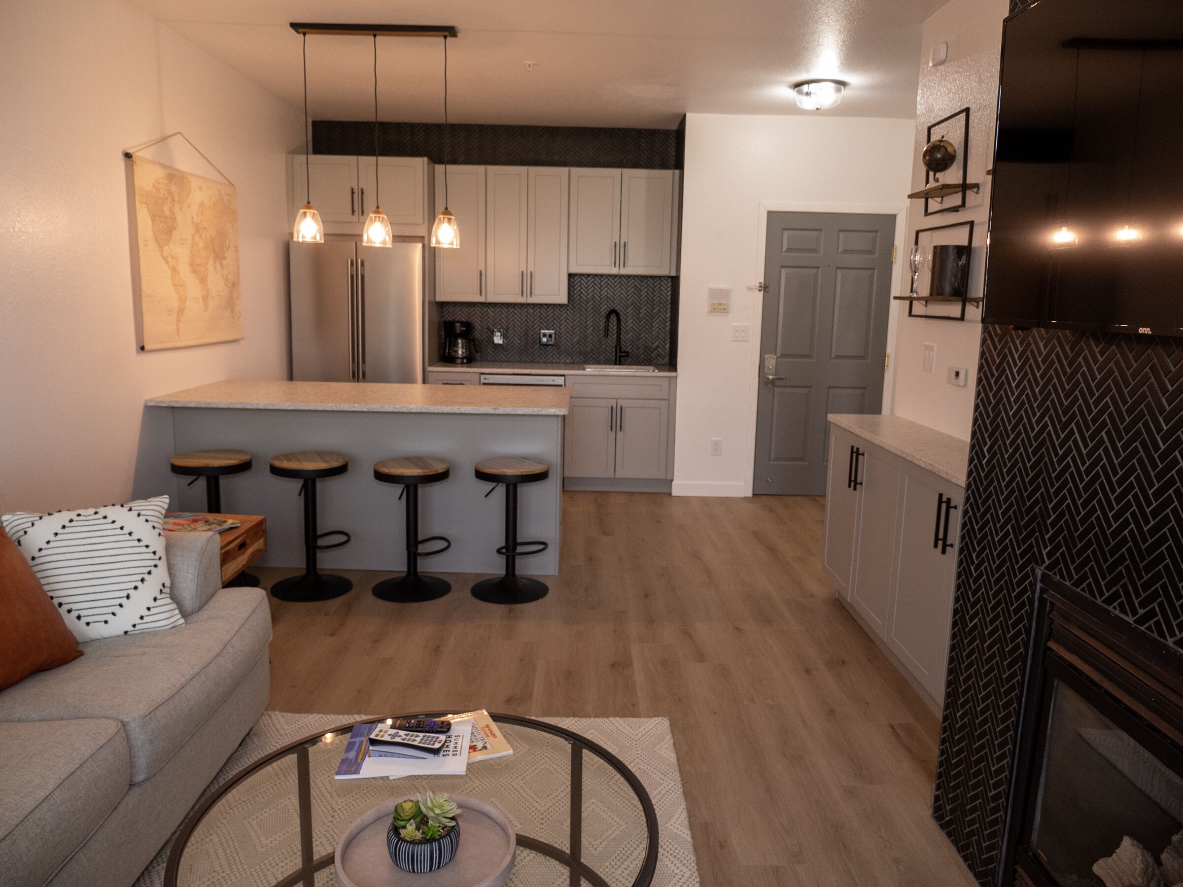 229 - Cozy One Bedroom Condo Suite w/Resort Amenities