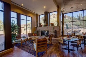 Interior - Casa Winfield - A North Scottsdale gem w/ amenities galore. A tennis haven! (Scottsdale)