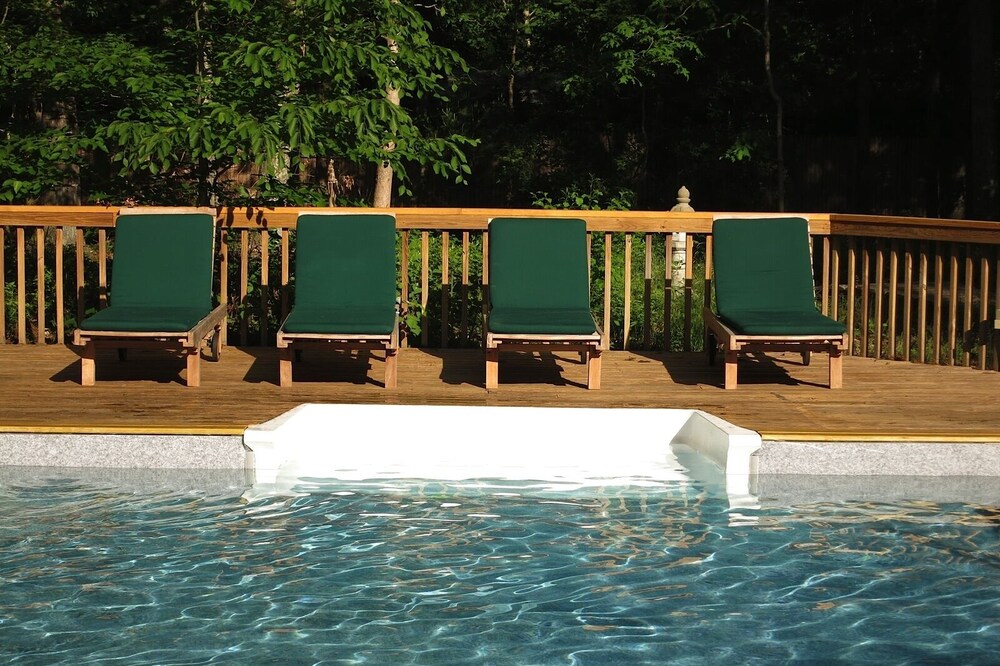 Beautiful Private 4 BR, Heated Pool. Close to Everything.