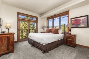 5 bedrooms, iron/ironing board, WiFi, bed sheets