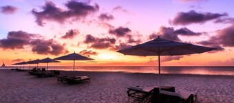 3 minutes to Beach - 5 minutes Hotel Area - Relaxing villa with pool in Malmok!