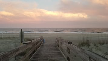 Una spiaggia nelle vicinanze