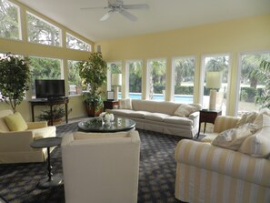 Smart-TV, videospill, DVD-spiller og bøker