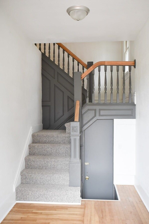 Interior - Cozy & Family Friendly Pittsburgh Home Sleeps 6 (Pittsburgh)