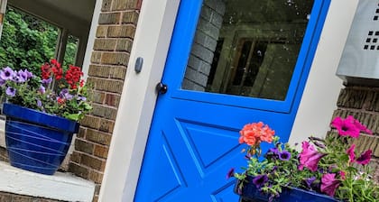 Modern 1920's Bungalow ~ 5 Minutes from Lambeau Field