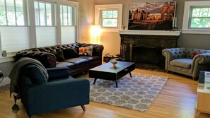 Smart TV, fireplace, DVD player, books