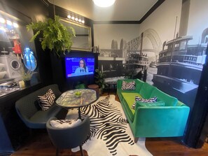 Interior - Spectacular Location Overlooking Sydney Harbour from a Unique & Historic Setting (Millers Point)