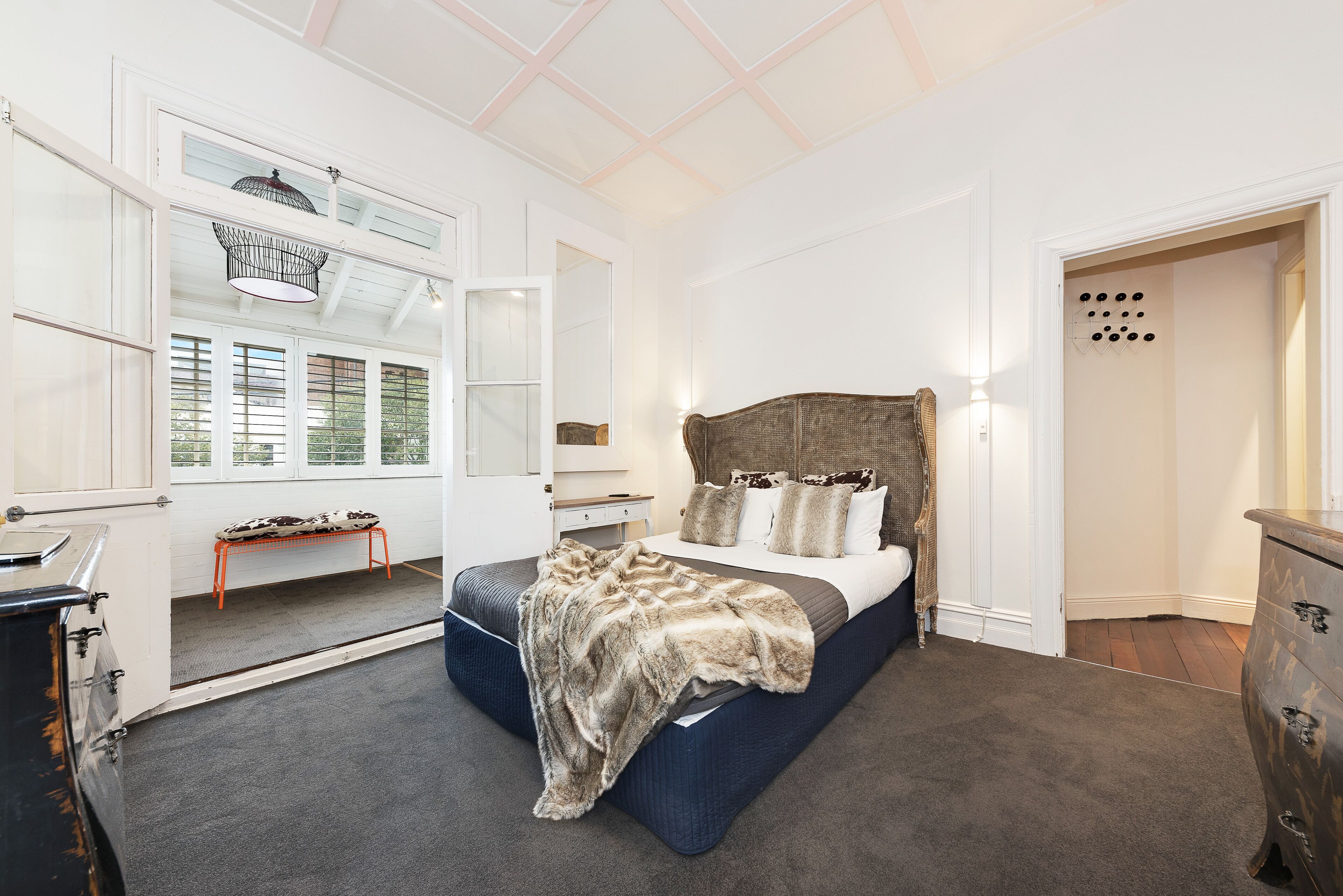 3 間睡房、書桌、熨斗/熨衫板、床單