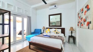3 bedrooms, in-room safe, iron/ironing board, free WiFi