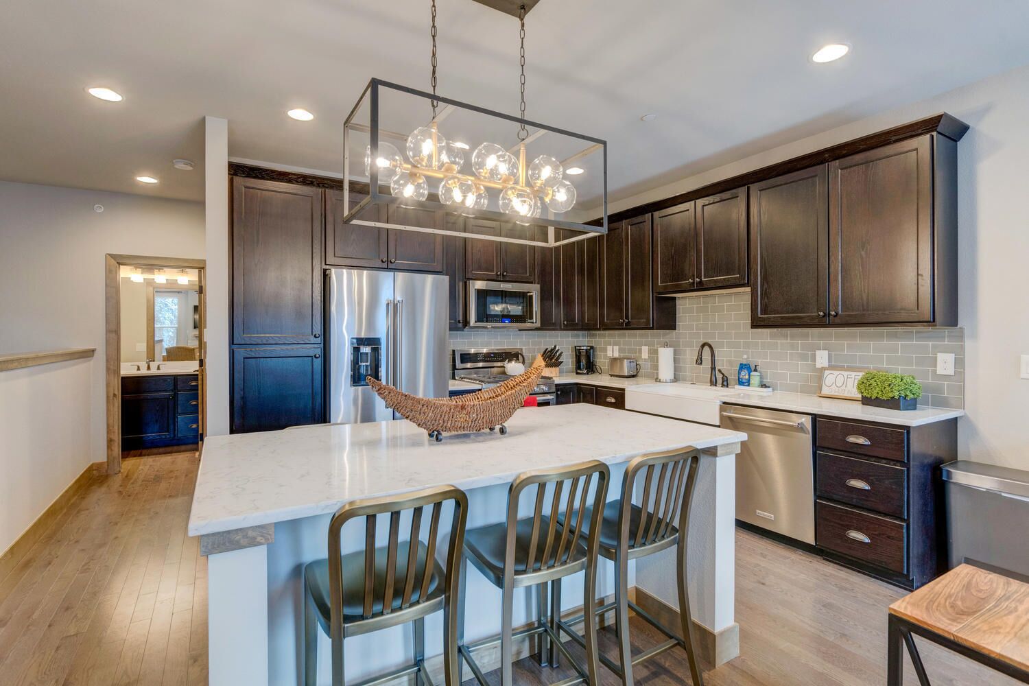 New Luxury Mountain Villa 139 / Hot Tub / Great Views / Best Price - $500 FREE Activities Daily