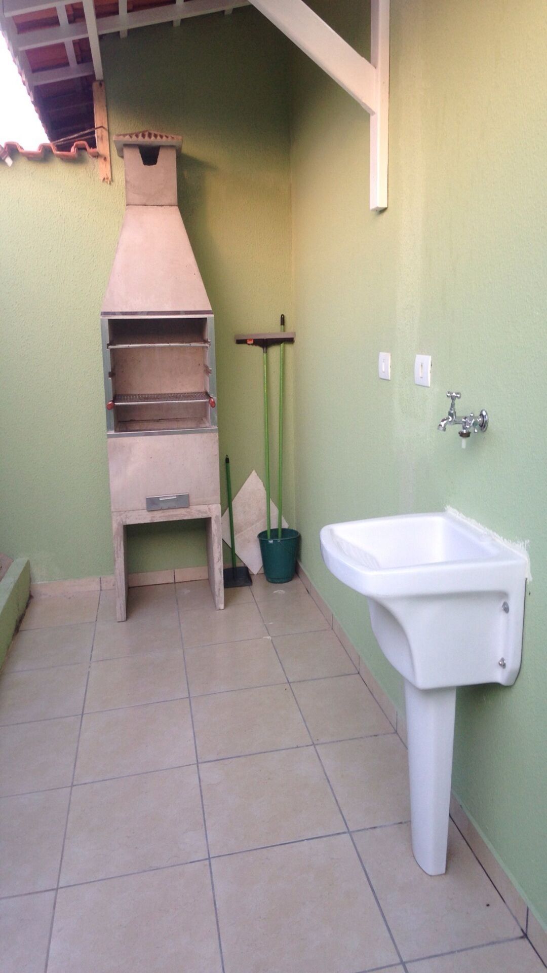 Lovely new home! Two parking spaces, two bedrooms, barbecue.