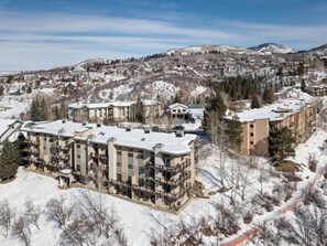Exterior - Great location - Prv W/D, Heated Pool, Hot Tub, Tennis, Ski In Ski Out (Steamboat Springs)